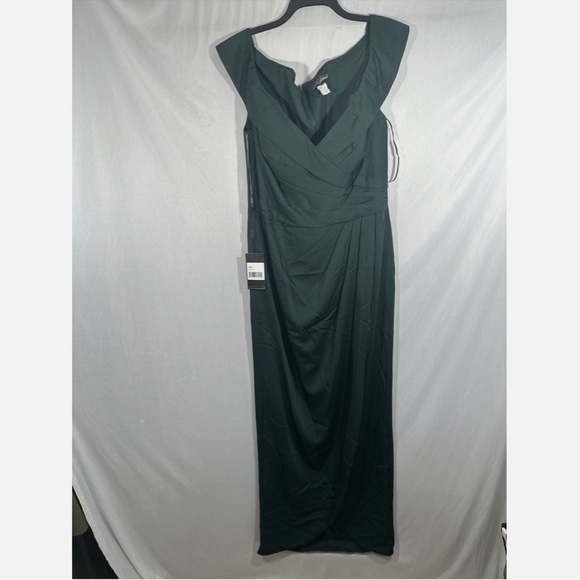NWT‎ $365 La Femme [SZ 14 ] Surplice Off the Shoulder Column Gown Emerald green - Picture 2 of 14
